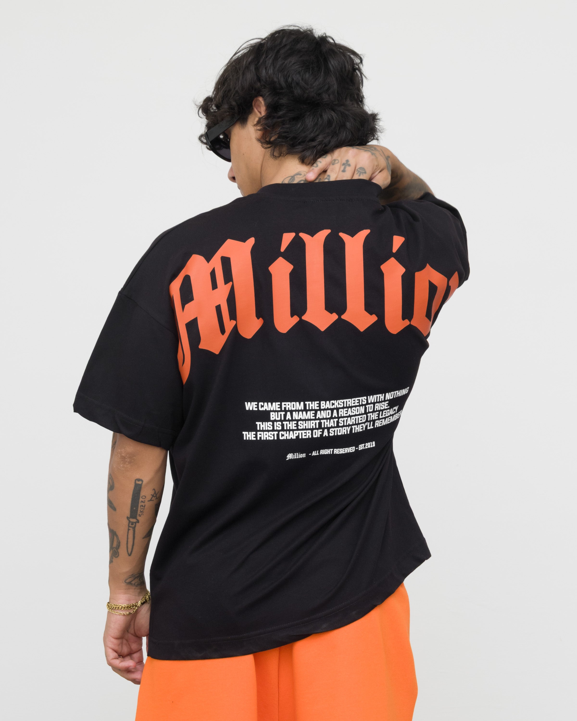 T-Shirt Nera Origin Arancio