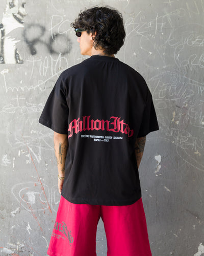 Schwarzes T-Shirt Rotes Arch-Logo