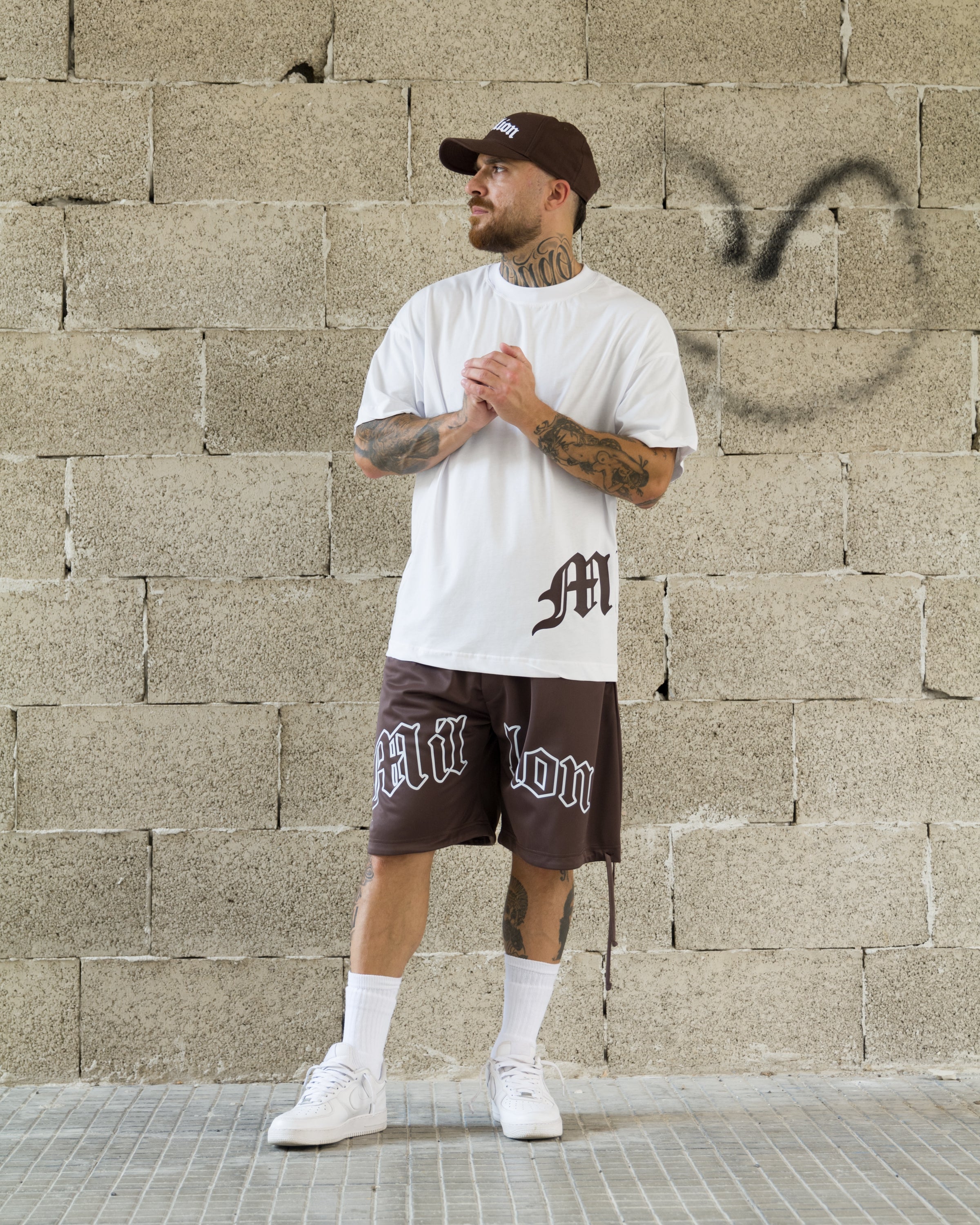 Gothic Shorts, Braun